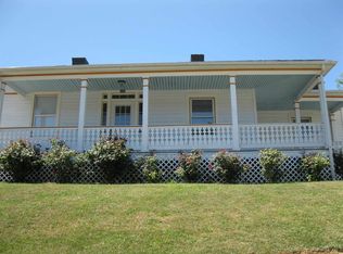 1642 W Beverley St, Staunton, VA 24401