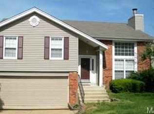 303 Reindeer Dr, Ballwin, MO 63021