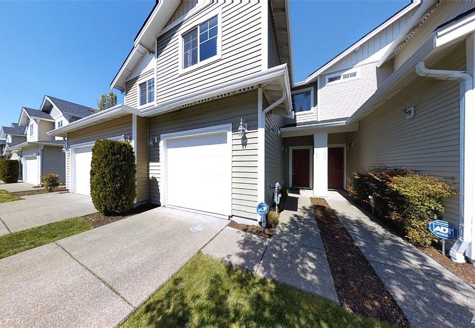 1st image of 1421 52nd St NE #1002