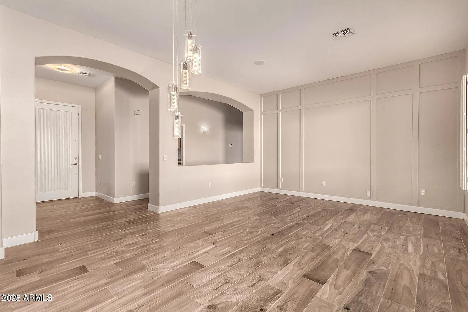 5 bed, 3.0 bath, 3015 sqft, $3,695 — Photo 4