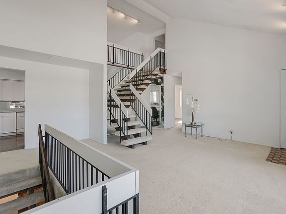 4th image of 736 Clohesey Dr