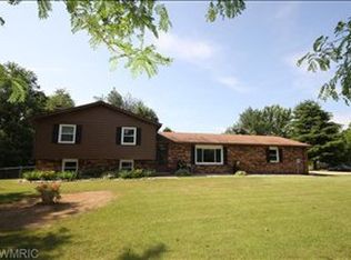 32853 Bradeen Ave, Paw Paw, MI