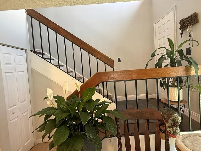 447 Hunter Cir — Photo 27