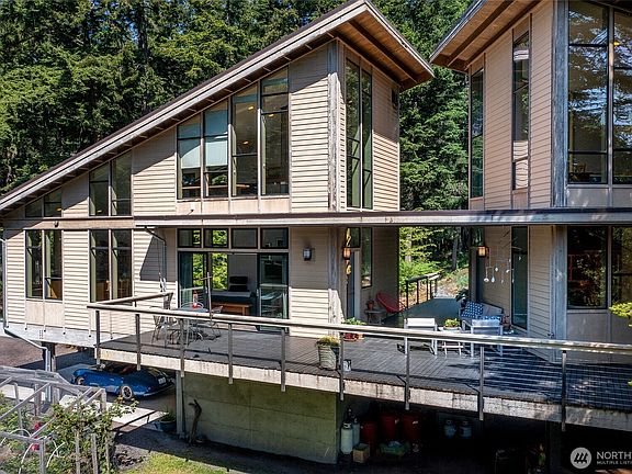 3rd image of 808 Pioneer Hill Road