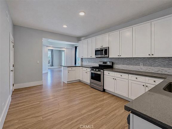 5th image of 2942 Denton St