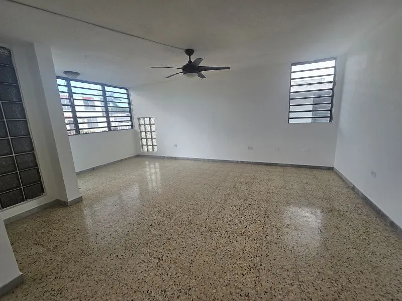 3 bed, 1.0 bath, 1200 sqft, $1,500 — Photo 4