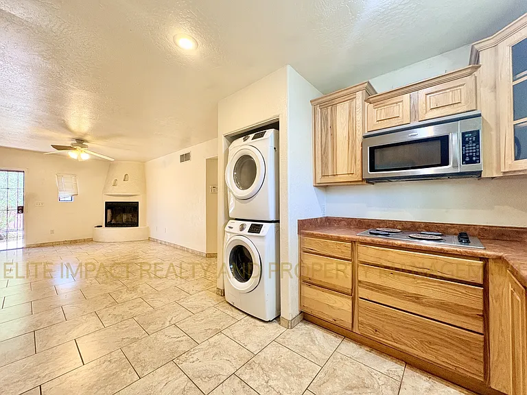 1628 N Venice Ave #1-4 — Photo 8