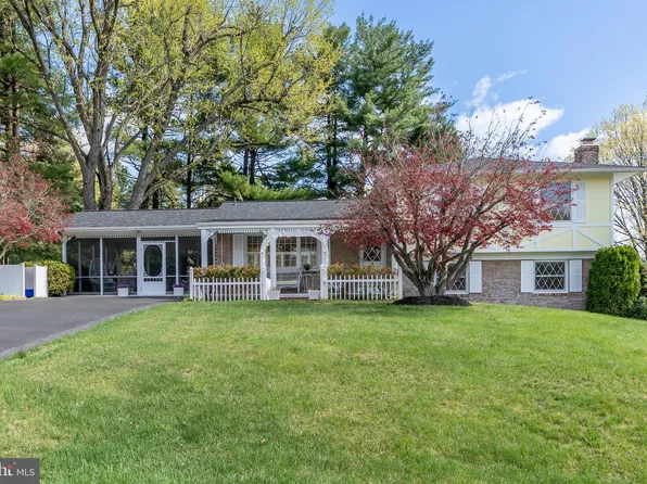 17629 Wheat Fall Dr, Rockville, MD 20855