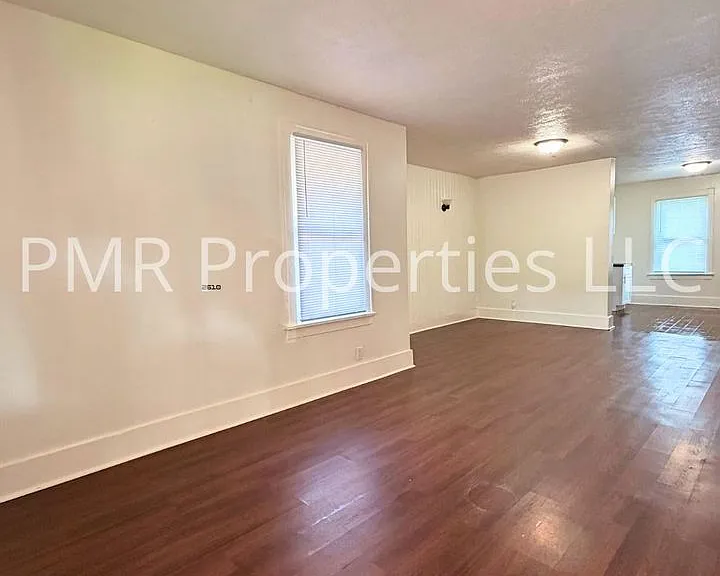 2439 Larimore Ave — Photo 3