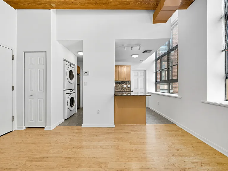 10 Linwood St #106 — Photo 8