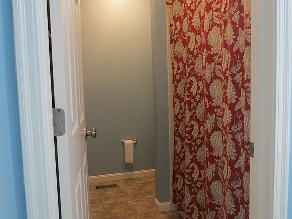 5th image of 10466 Camp Ln