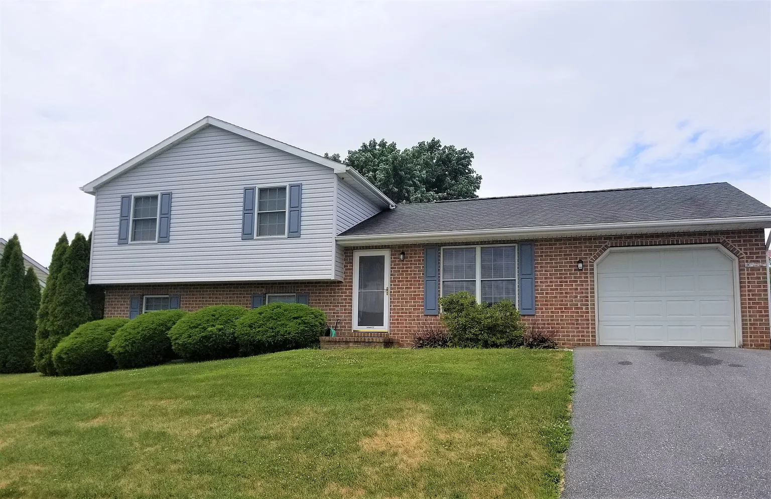34 Amanda Dr photo 1