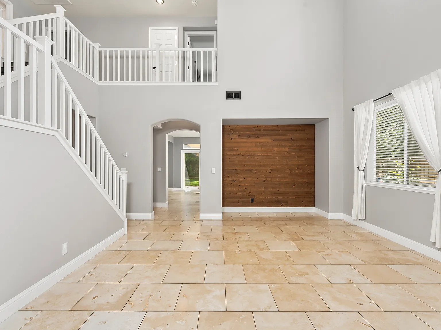 5 bed, 2788 sqft, $4,300 — Photo 4