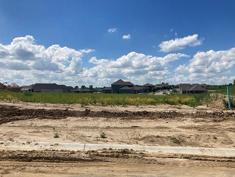 2nd image of 4600 Valley Ridge Ct