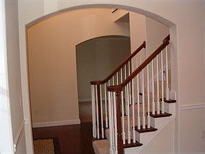 5th image of 5 Jennifer Ln