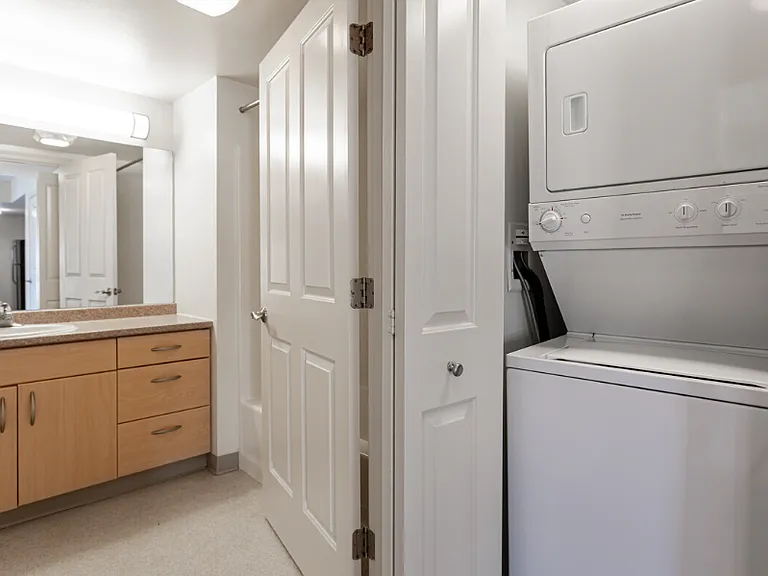 160 Pleasant Street Apartments — Photo 12