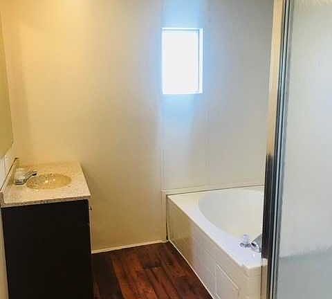 5th image of 1028 Royal Cir