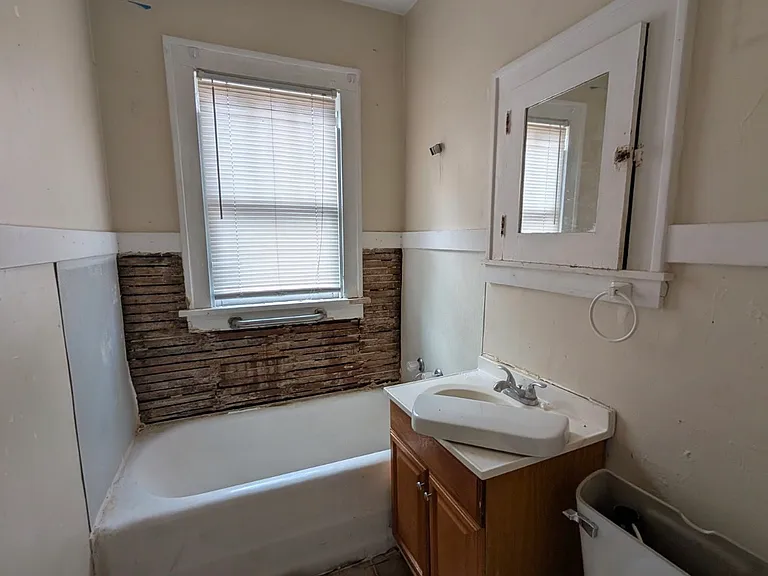 812 W Macqueen Ave — Photo 5