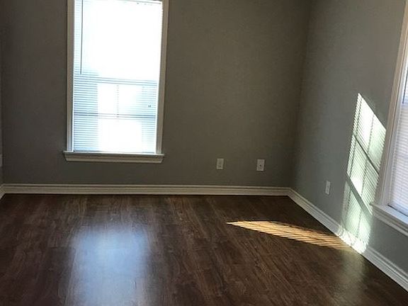 4th image of 3806 Main St