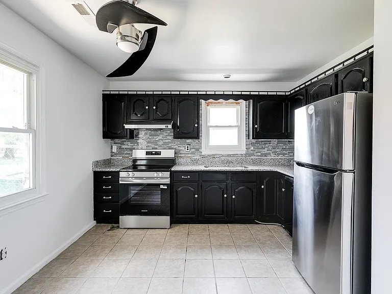 2917 Peabody Ln — Photo 10