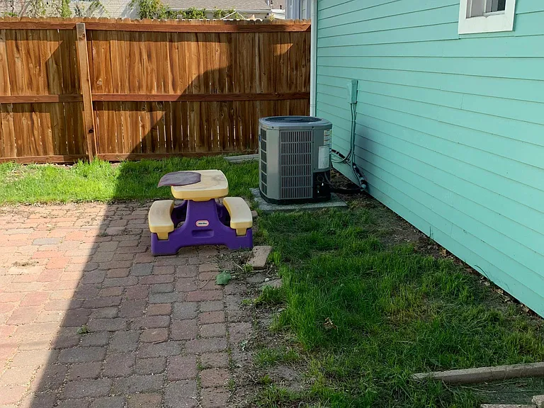 627 N Elati St — Photo 25