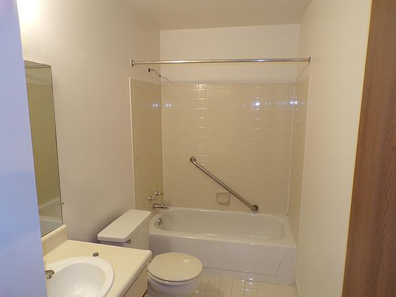 4th image of 3755 Heritage Pkwy #92