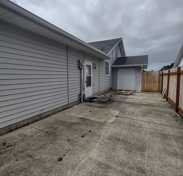 365 Octopus Ave NE — Photo 22