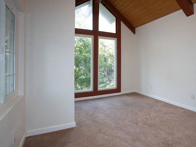 521 Pioneer Rd — Photo 28