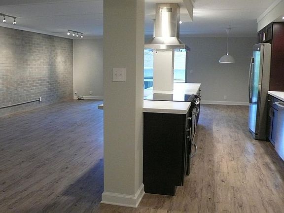 4th image of 67 Brasilia Ct