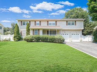 134 S Hillside Ave, Nesconset, NY 11767