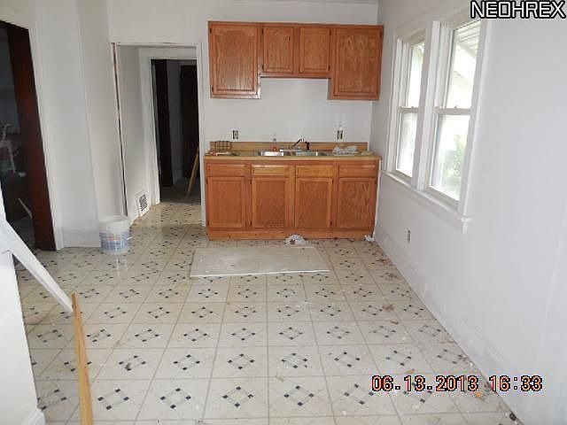 2nd image of 10720 Mountview Ave