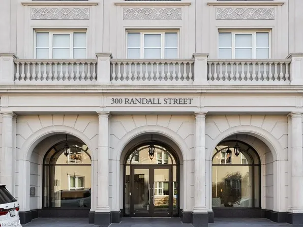 300 Randall St Suite 212, Oakville, ON L6J 0G2