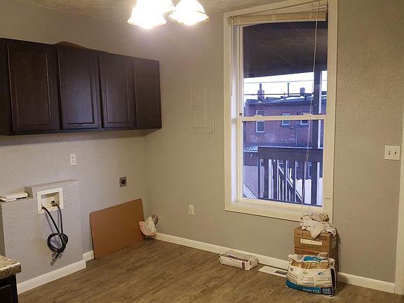 dining area, w/d hookup in kitchen