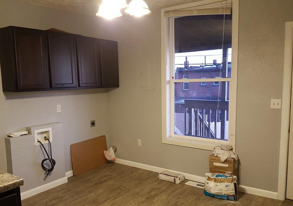 dining area, w/d hookup in kitchen
