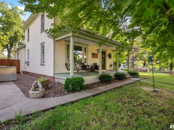 10 3rd St, Matherville, IL 61263