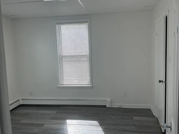 68 Maltby St #2, Shelton, CT 06484