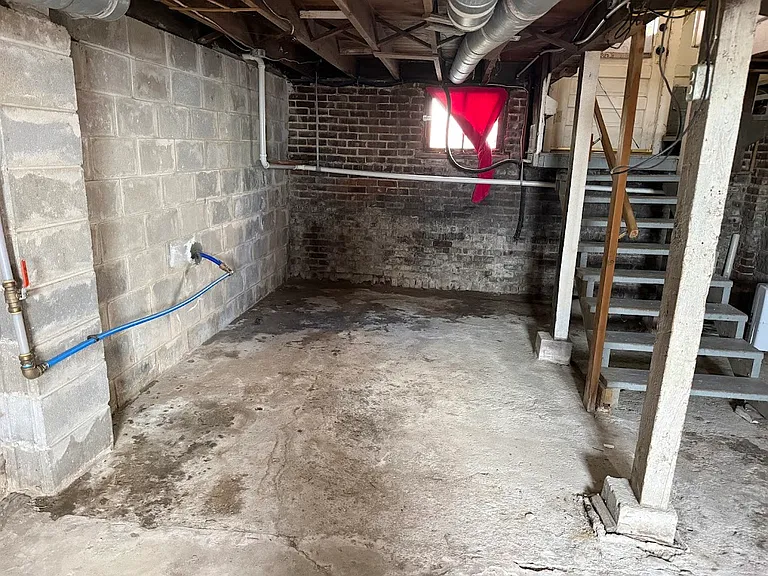 421 W Murray St — Photo 42