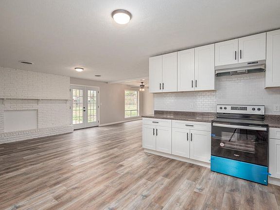 4th image of 709 Ponderosa Dr