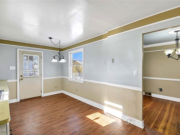 4th image of 7198 Greenleaf Ave