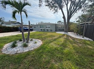 4111 Carson St NE #B, Saint Petersburg, FL 33703