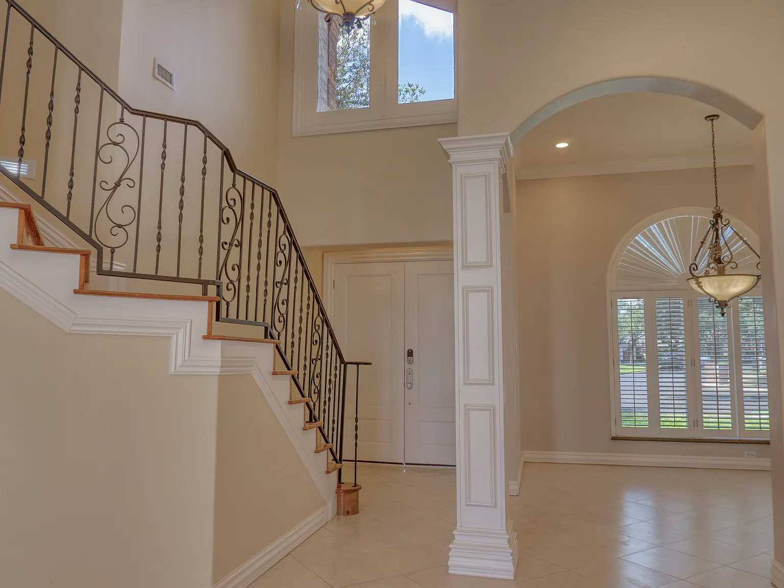 4 bed, 2814 sqft, $3,600 — Photo 2