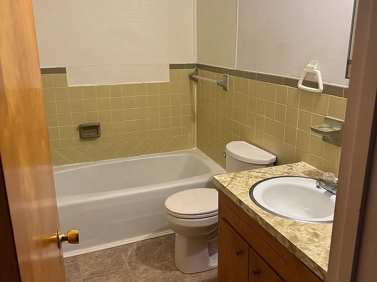 215 Fairfax Cir #2 — Photo 2