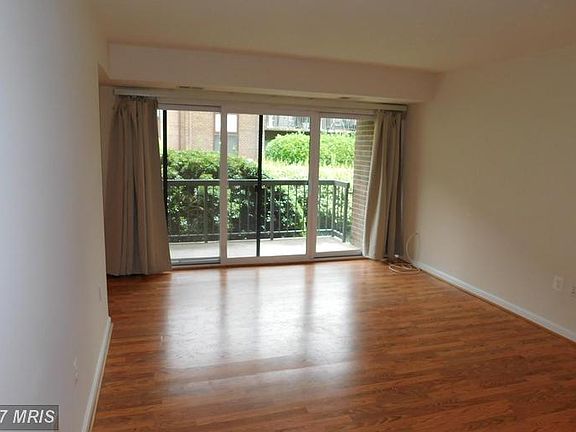 2nd image of 9712 Kingsbridge Dr APT 101