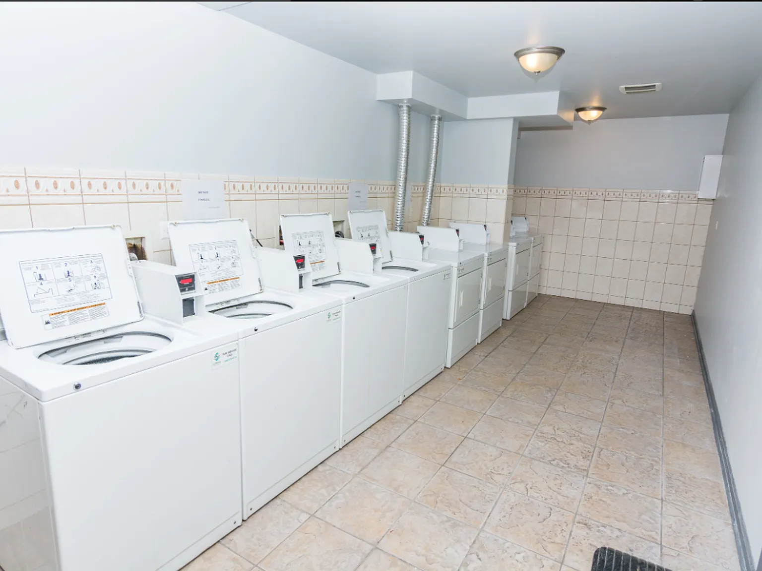 7844 S. Ellis Ave — Photo 3