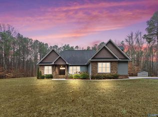 2189 Mount Carmel Dr, Guntersville, AL 35976