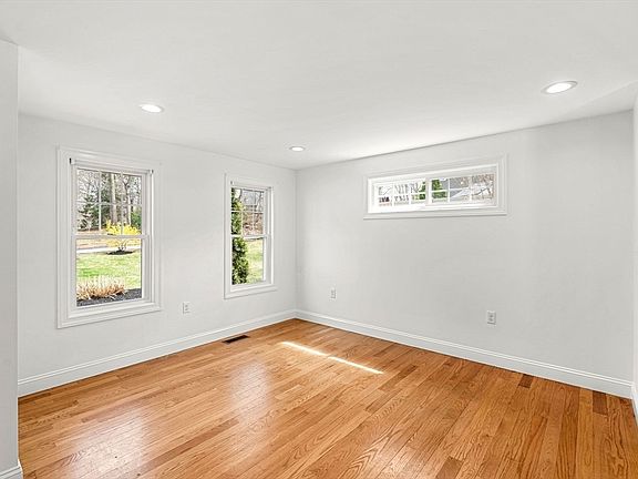 5th image of 15-15A Court St #15A