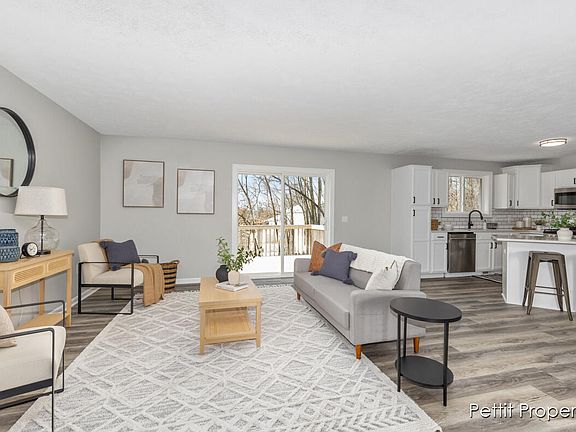 5th image of 4548 Green Meadow Dr