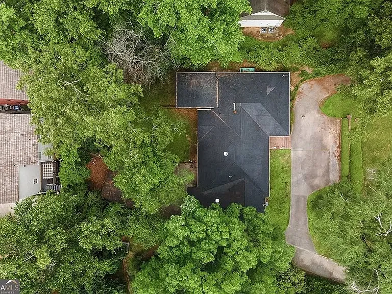 757 Old Ivy Rd NE — Photo 36