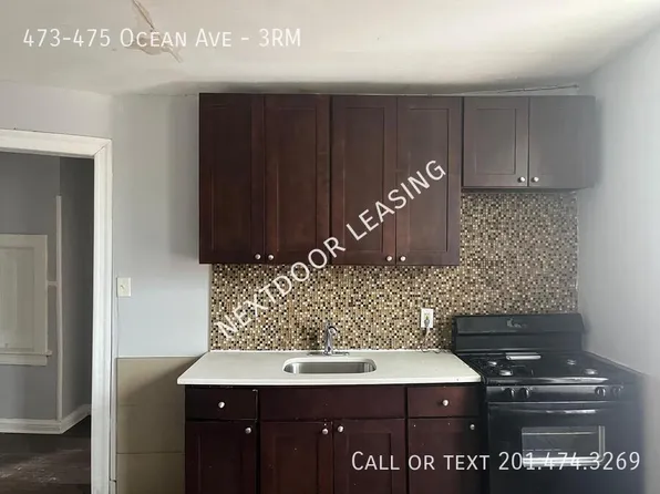 473-475 Ocean Ave Room 3, Jersey City, NJ 07305