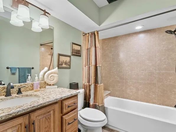 4253 Golf Club Ln, Tampa, FL 33618